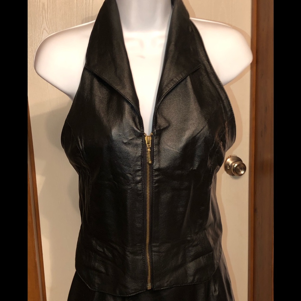 🎀Leather women’s halter top. Small, black, zipper